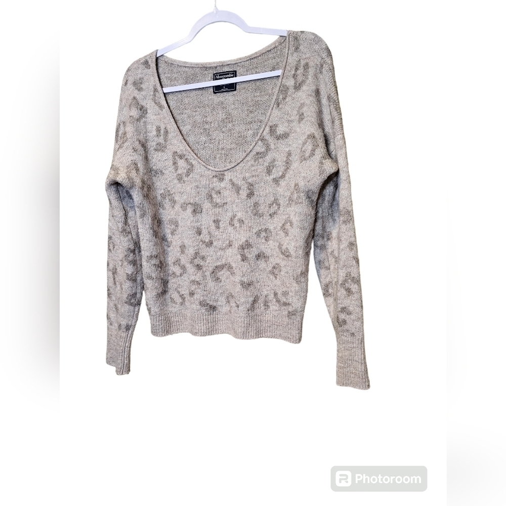 Abercrombie and Fitch leopard print pullover sweater. Large